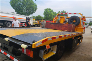 镇安附近拖车电话号码服务